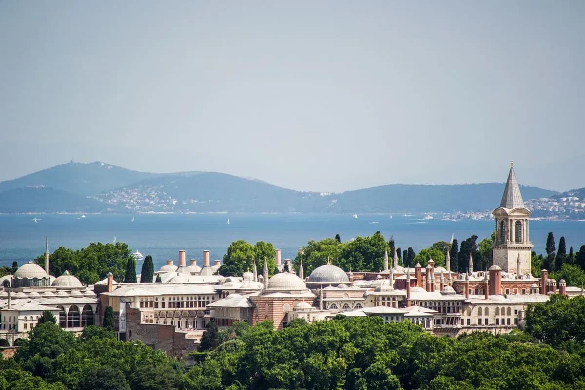 Discover Ottoman Istanbul — mosques, palaces and bazaars of the empire