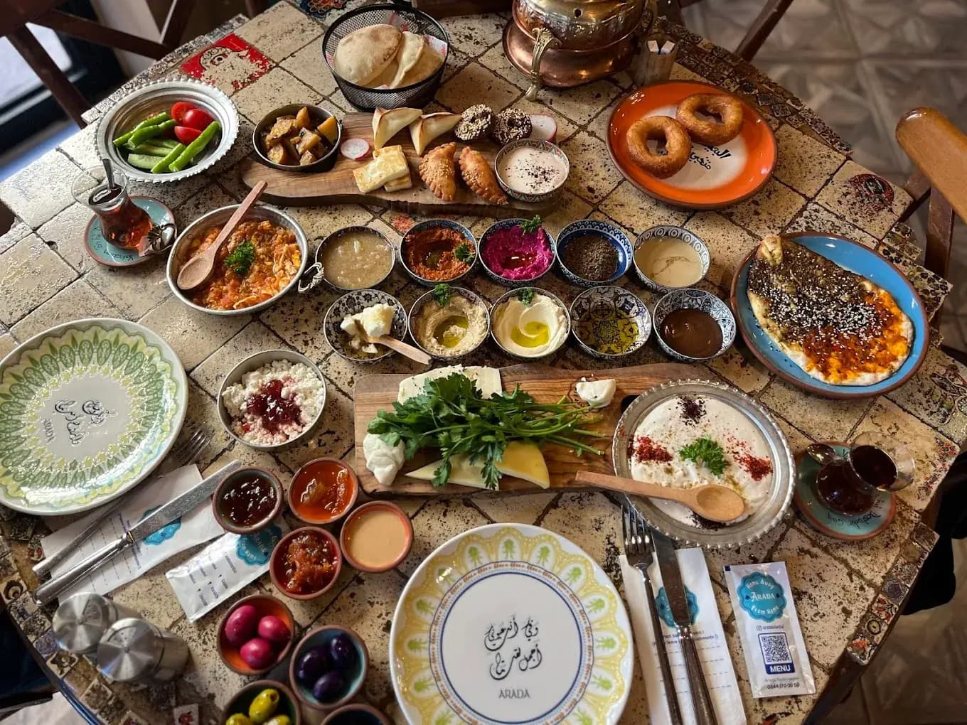 Arada Beyrut Lebanese-style breakfast and Middle Eastern cuisine in Karaköy near Casa Rosa Suites