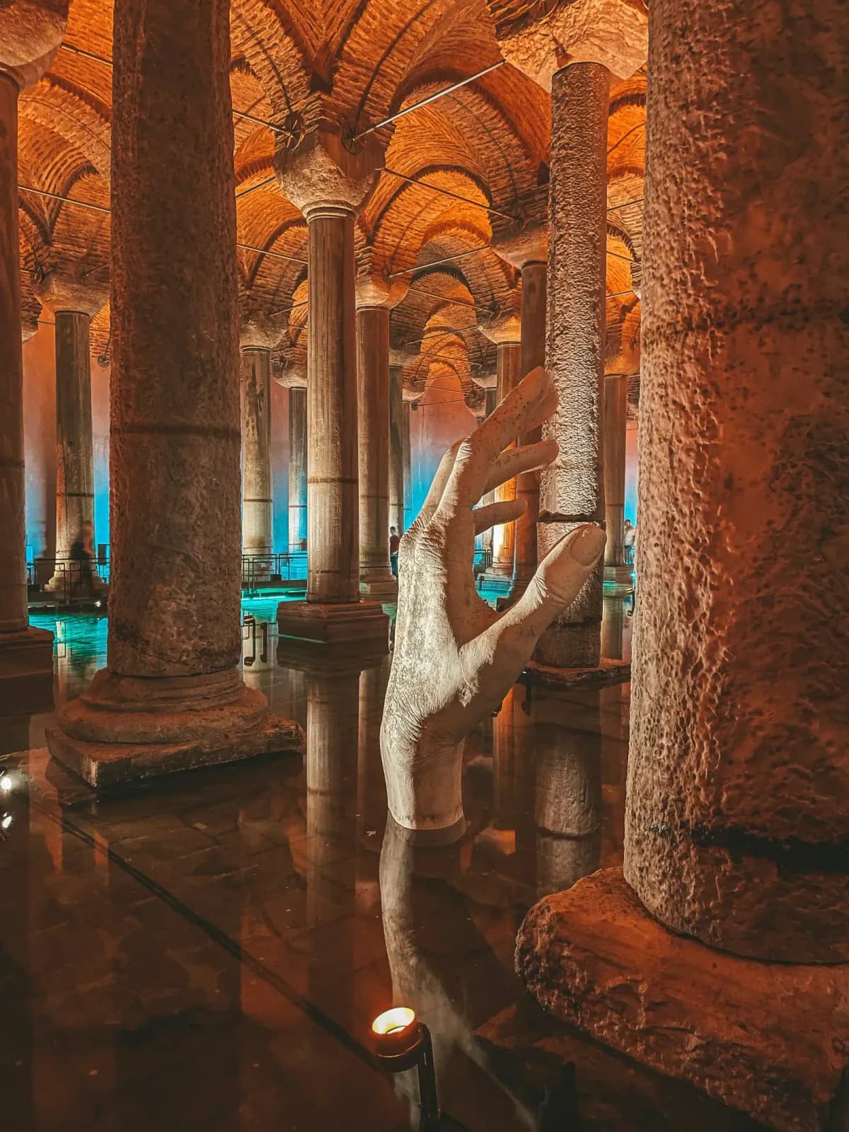 Discover the peaceful yet mysterious underground ambiance of the Basilica Cistern. An essential Istanbul landmark easily reachable.